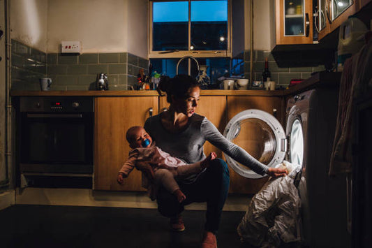 De la planification hebdomadaire au batch cooking, nous vous dévoilons toutes les clés pour concilier vie professionnelle et vie de famille. Prête à gagner en sérénité et à retrouver du temps pour vous ? C'est par ici !