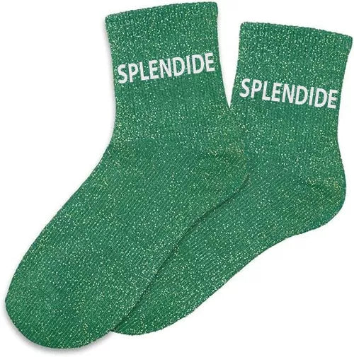 Chaussettes fantaisie à paillettes avec texte amusant. Touche glamour, style unique. Collection Maison Mynéal