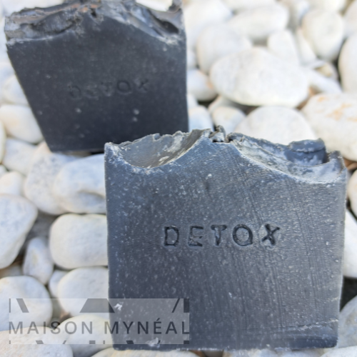 Savon Détoxifiant au Charbon