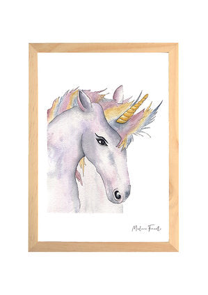 CrĂ©ez un univers de douceur féérique avec cette jolie licorne dĂ©licatement rĂ©alisĂ©e Ă  l'aquarelle. DĂ©couvrez une simplicitĂ© touchante, mĂ©langĂ©e Ă  des couleurs douces et apaisantes.  Impression sur papier texturĂ© 250 grammes. Format A3 - 30x40 cm  LivrĂ©e dans un cadre en bois brut Ă  poser ou Ă  accrocher, vitre de protection en plexiglass.